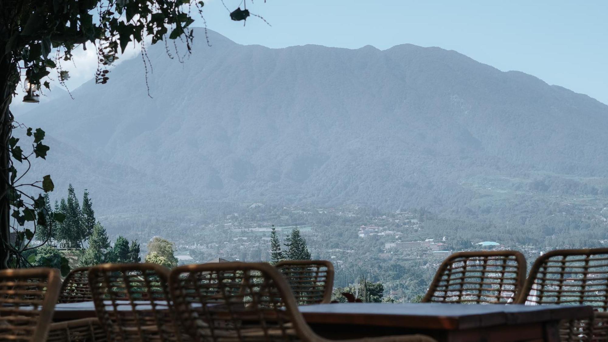 Damar Langit Resort Tjisarua Exterior foto