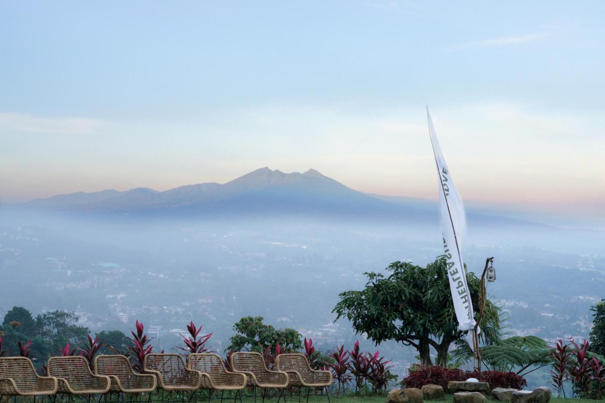 Damar Langit Resort Tjisarua Exterior foto