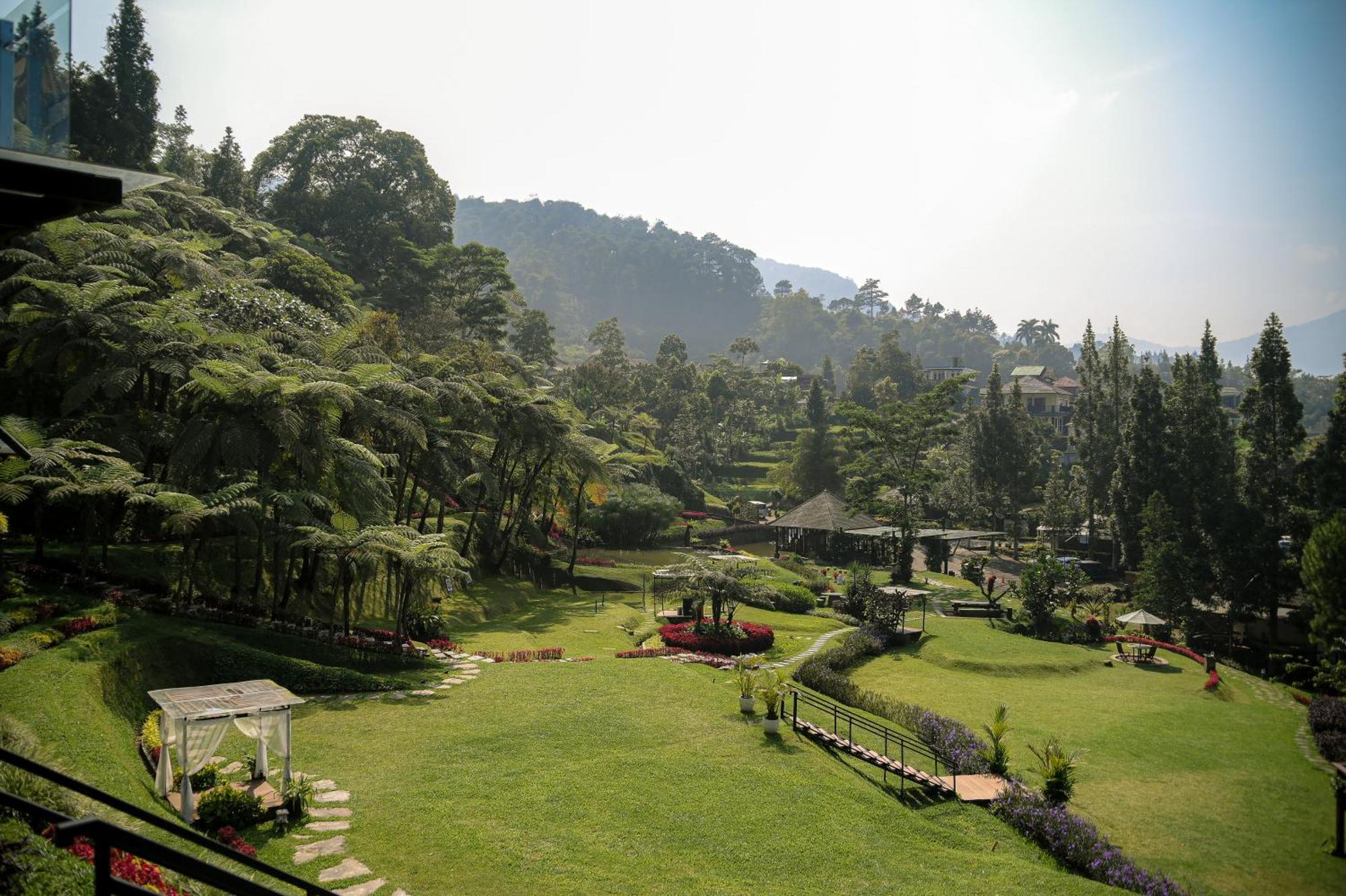 Damar Langit Resort Tjisarua Exterior foto