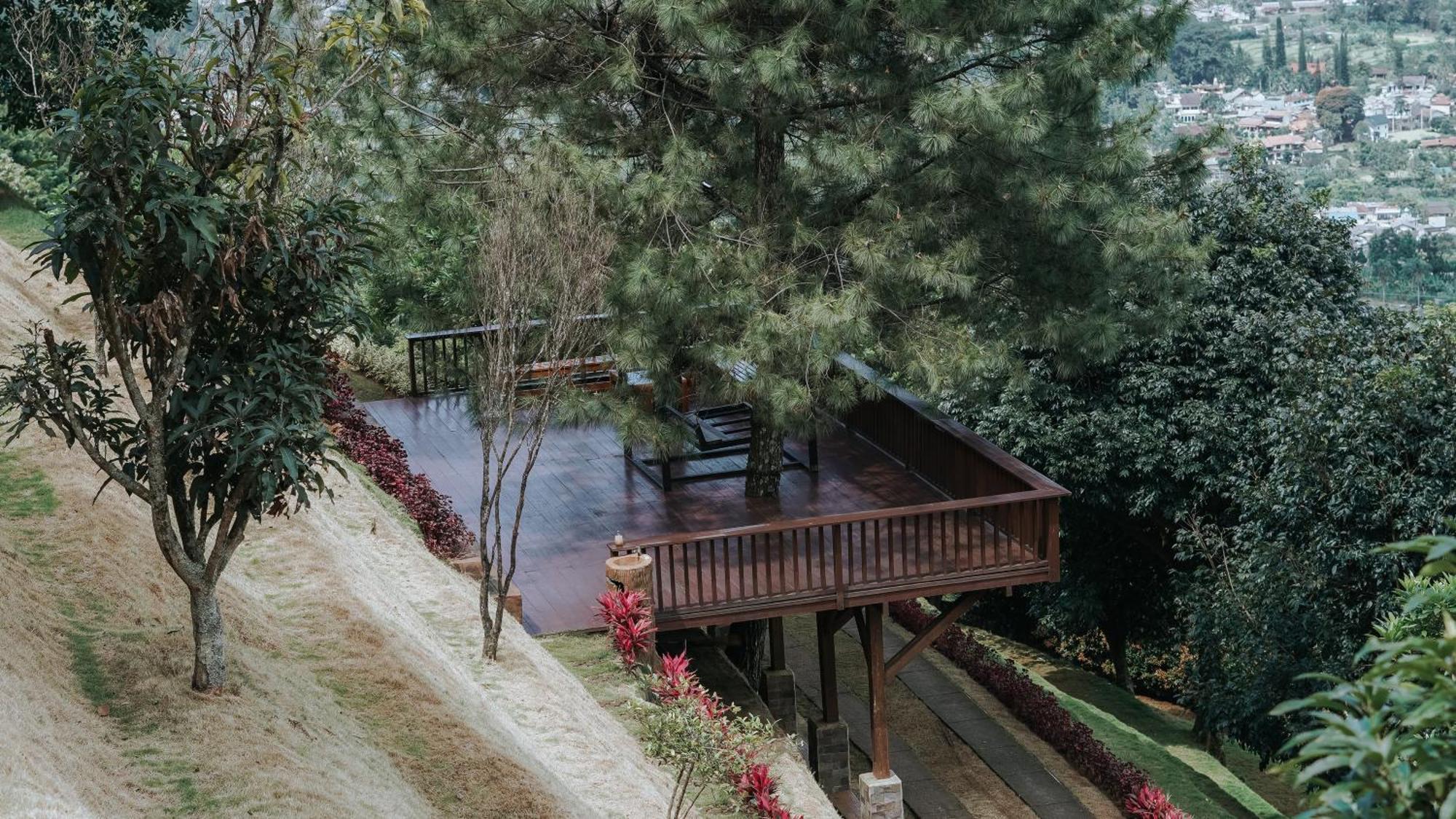 Damar Langit Resort Tjisarua Exterior foto