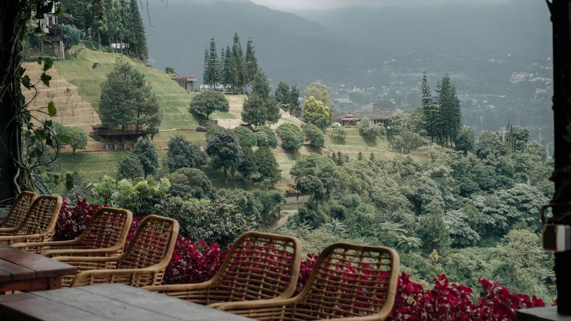 Damar Langit Resort Tjisarua Exterior foto