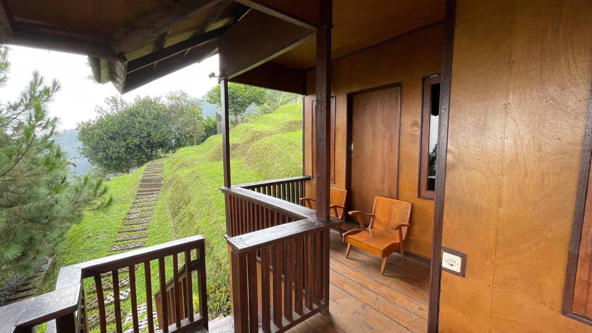 Damar Langit Resort Tjisarua Exterior foto