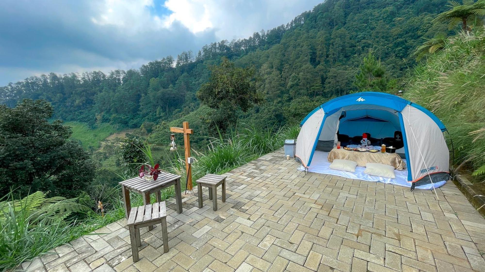 Damar Langit Resort Tjisarua Exterior foto